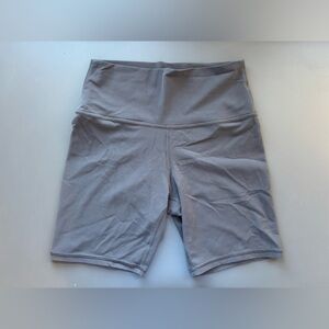 Athleta Transcend 7in Short- Medium